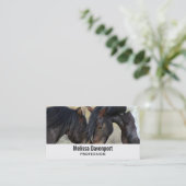 Zwei Brown Wild Horses Nuzzling Business Card Visitenkarte (Stehend Vorderseite)