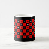 zwei Buchstaben rot und schwarz US-Version Kaffeetasse (Mittel)