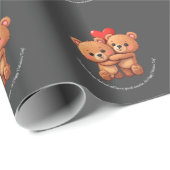 Zwei Cartoon müssen umarmt werden. Geschenkpapier (Rolleneckpunkt)