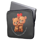 Zwei Cartoon müssen umarmt werden. Laptopschutzhülle (Vorderseite Links)