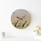 Zwei Cheetahs im Blick Große Wanduhr (Zuhause)