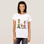 Zwei Comic-Figuren mit einem Korb Brot. T-Shirt (Vorne ganz)