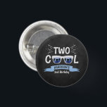 Zwei Coole Boys Chalkboard 2. Geburtstag Button<br><div class="desc">Feiern Sie stilvoll mit diesen lustigen und sehr trendigen 2. Geburtstagsknöpfen. Das Design lässt sich leicht mit Ihrer speziellen Veranstaltungssprache personalisieren und Ihre Gäste werden begeistert sein,  wenn sie diese fantastischen Buttons sehen. Matching-Elemente finden Sie in der Auflistung.</div>