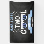 Zwei Coole Chalkboard Boys 2. Geburtstag Banner (Vertikal)