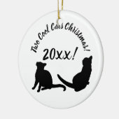 Zwei Coole Katzen Weihnachten 20xx! Keramik Ornament (Links)