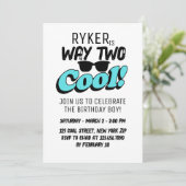Zwei Coole Retro-Sonnenbrille Junge 2. Geburtstag Einladung (Stehend Vorderseite)