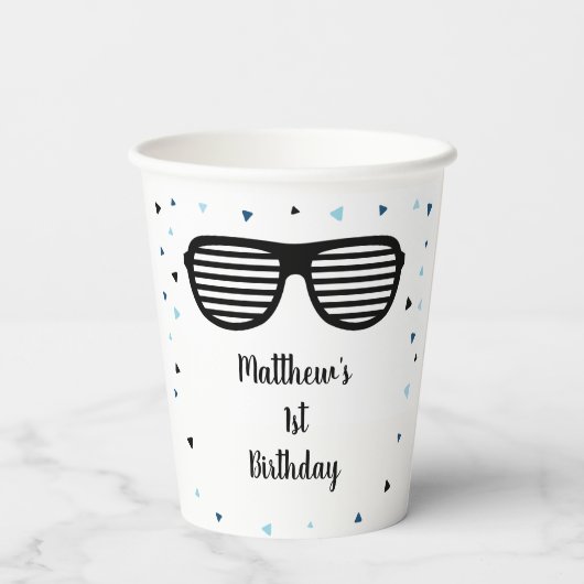 Zwei Coole Sonnenbrillen Junge Geburtstag Pappbecher (Rückseite)