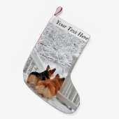 Zwei Corgis im Schnee Kleiner Weihnachtsstrumpf (Vorderansicht (hängend))