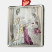 Zwei Damen Ornament Aus Metall (Links)