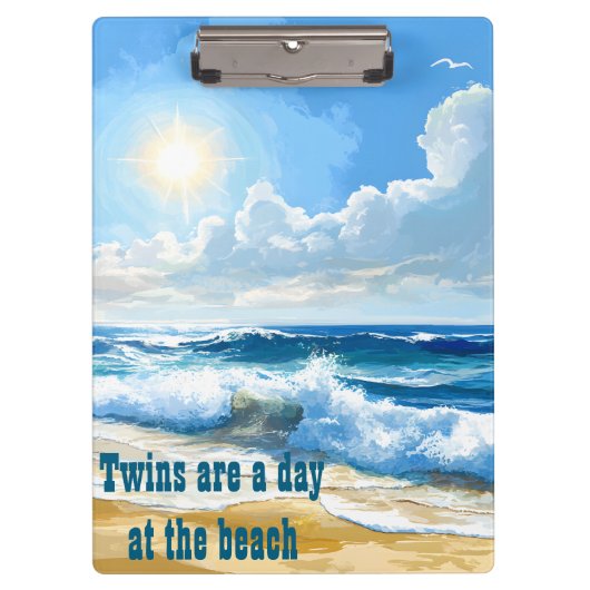 Zwei davon sind am Strand Klemmbrett (Vorderseite)