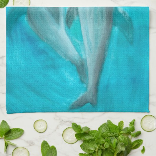 Zwei Delphine spielen frei und wild im Ozean Geschirrtuch (Gefaltet)