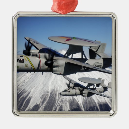 Zwei E-2C-Hawkeyys führen einen Flyby Ornament Aus Metall (Vorne)