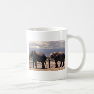 Zwei Elefanten, die in Folge gehen Kaffeetasse