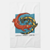 Zwei engagierte lächelnde Cartoon Salamander Geschirrtuch (Vertikal)