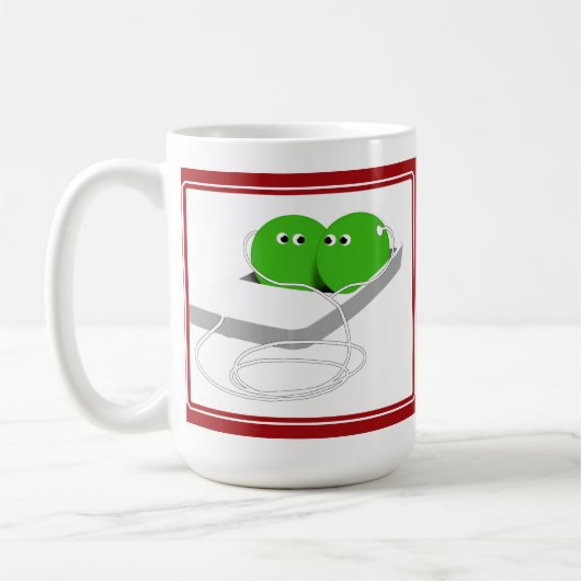 Zwei Erbsen in einem Pod Kaffeetasse (Links)