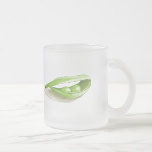 Zwei Erbsen in einer Hülsen-Tasse Mattglastasse