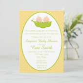 Zwei Erbsen in einer Pod Baby Dusche Einladung (Stehend Vorderseite)