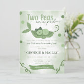 Zwei Erbsen in einer Pod-Zwillingsdusche Einladung (Stehend Vorderseite)