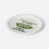 Zwei Erbsen in einer Pod-Zwillingsdusche Pappteller (Schrägansicht)