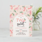 Zwei Erdbeeren-Kindergeburtstag Einladung (Stehend Vorderseite)