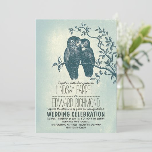 zwei Eulen in Liebe & Zweig Hochzeitseinladungen Einladung (Stehend Vorderseite)