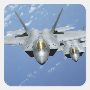 Zwei F-22-Raptoren fliegen über den Pazifik 2 Quadratischer Aufkleber