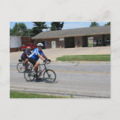 Zwei Fahrradfahrer in Burlington, Iowa Postkarte (Vorderseite)