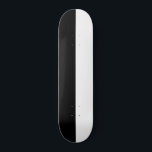 Zwei farbig gespaltene Farben halb schwarz und wei Skateboard<br><div class="desc">Farbe teilen Halbweiß und Halbweiß</div>