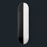 Zwei farbig gespaltene Farben halb schwarz und wei Skateboard<br><div class="desc">Farbe teilen Halbweiß und Halbweiß</div>