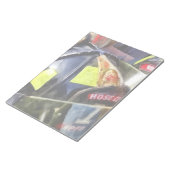 Zwei Feuerhelme und Feuerwehrmäntel Notizblock (angewinkelt)