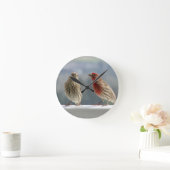 Zwei Finches flirten. Runde Wanduhr (Zuhause)