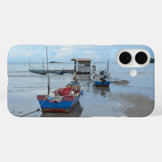 Zwei Fischerboote in Penang, Malaysia Case-Mate iPhone Hülle (Rückseite (Horizontal))