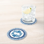 Zwei Fischfische Koi Carp Chinoiserie Blaues Muste Runder Pappuntersetzer (Vor Ort)