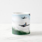 Zwei Flugzeuge des Zweiten Weltkrieges Kaffeetasse (Mittel)