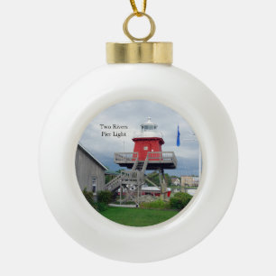 Zwei Flüsse Pier Light Schneeflocke oder Ballschm Keramik Kugel-Ornament