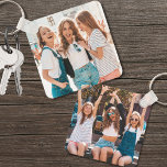 Zwei Foto-Doppelfreunde Schlüsselanhänger<br><div class="desc">Erstelle einen personalisierten Sake mit diesem maßgeschneiderten zweiseitigen Foto Schlüsselanhänger, der perfekt für Freunde oder eine Gruppe von Freunden geeignet ist! Mit zwei verschiedenen Fotos - einem vorne und einem anderen hinten - können Sie Ihre LieblingsErinnerungen erfassen. Egal ob Familienfotos, Haustiere, oder andere Liebesmomente, dieser Schlüsselanhänger lasse Ihnen, sie alle...</div>