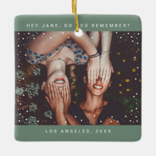 Zwei Foto Friends Minimalistisch Holiday Keepake Keramikornament