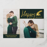 Zwei Fotos Elegante Happy Holidays | Grün Folien Feiertagskarte<br><div class="desc">Diese wunderschöne Weihnachten Zwei-Foto-Karte mit stylischer Typografie, Lesen, "Happy Holidays" in echter Goldfolie auf dunkelgrünem Hintergrund. Andere Folienoptionen sind Rose Gold und Silber. Ein Kiefernspieß mit Beeren sorgt für eine festliche Touch. Die Kartenrückseite wird leer verlassen - verlassen wie besehen, ein anderes Foto hinzugefügt oder der Platz zum Schreiben einer...</div>