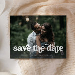 Zwei Fotos | Retro Boho Typografie Save the Date Ankündigungspostkarte<br><div class="desc">Diese trendige und boho Save the Date Postcard bietet zwei Ihrer beliebtesten persönlichen Fotos mit handgeschriebenem Retro-Text. Auf der Rückseite befindet sich ein zweites Foto mit einem durchsichtigen Overlay,  und weitere Details und Informationen zur Hochzeit. Ein schlichtes und stilvolles Aussehen,  das perfekt zu Ihrem Stil passt!</div>