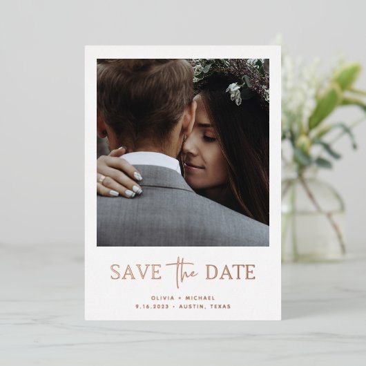 Zwei Fotos | Rose Gold Save the Date Foil Card Folieneinladung (Stehend vorne)