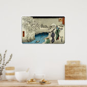 Zwei Frauen, die im Schnee umhergehen Poster (Küche)