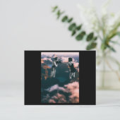 Zwei Frauen spielen Boxen. Collage Art. Postkarte (Stehend Vorderseite)