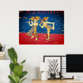 Zwei Freunde in farbenfroher, harlequin-gemusterte Poster (Heimbüro)