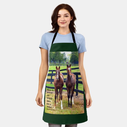 Zwei Freunde mit Sprichwörtern 18:24 Schürze (Getragen)