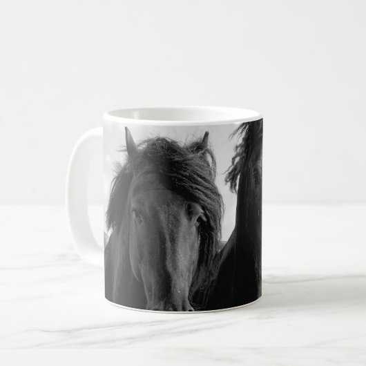 Zwei friesische Stallions. Kaffeetasse (Vorderseite Links)