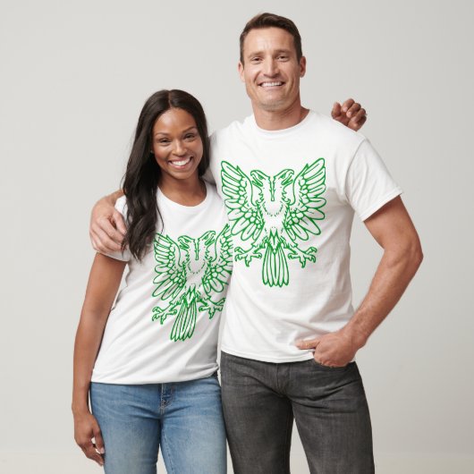 Zwei gehärtete Adler - grüne Gras T-Shirt (Unisex)