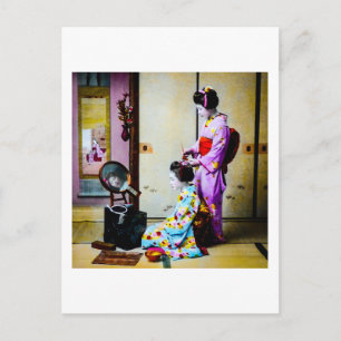 Zwei Geishas beim Frisieren Vintage alte Japaner Postkarte