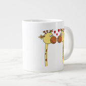 Zwei Giraffen mit den Herzen der roten Liebe. Cart Jumbo-Tasse (Vorderseite Rechts)