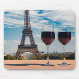 Zwei Glas Wein mit Eiffelturm Mousepad