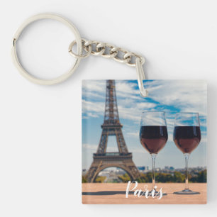 Zwei Glas Wein mit Eiffelturm Schlüsselanhänger
